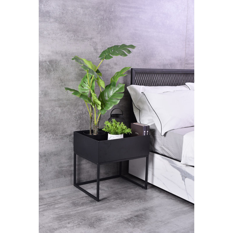 Hommy 50cm W Iron Bedside Table
