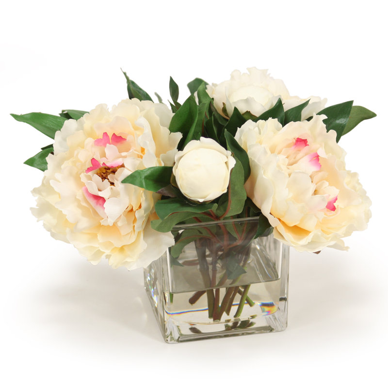 Arrangement floral pivoines dans un vase