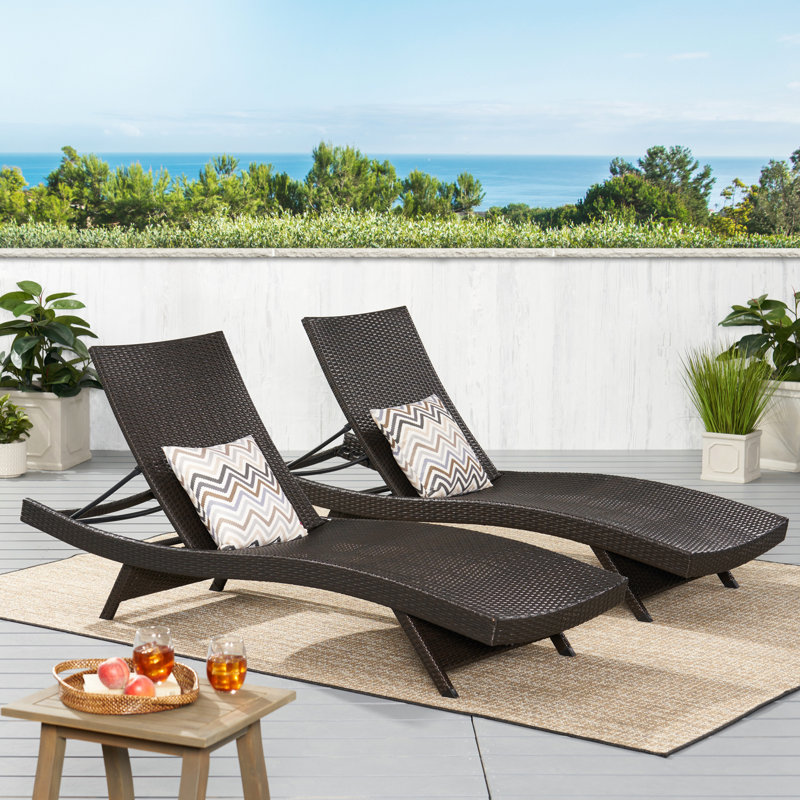 Poolside Lounges - Profitez d'un salon de jardin réglable et polyvalent pour votre confort