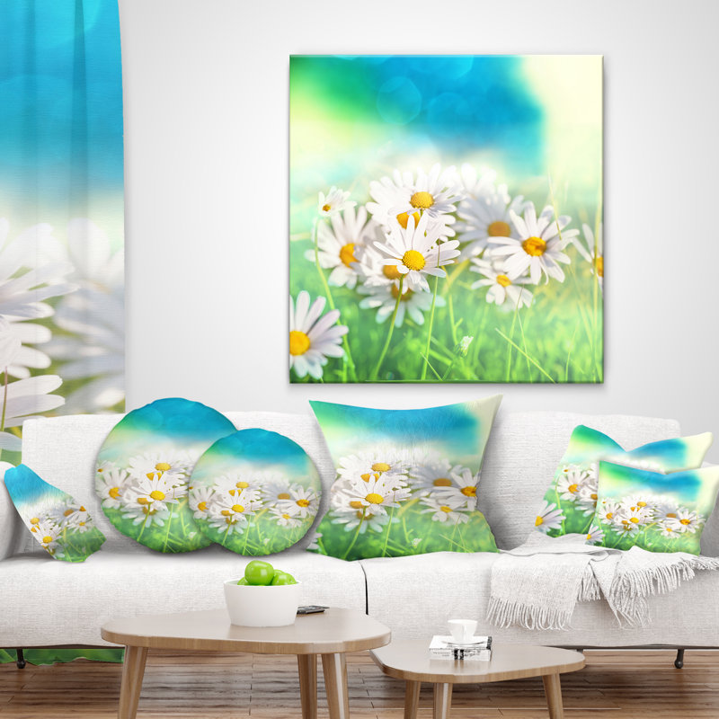 Petite camomille blanche dans le jardin - coussin à imprimé floral, 16 po x 1 po, Coussin décoratif