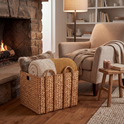 Cole and Grey Seagrass Handmade Woven Brown Decorative and Functional Storage Basket with Braided Handles
