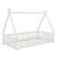 Lit simple en bois en forme de tente avec garde-corps-544387884