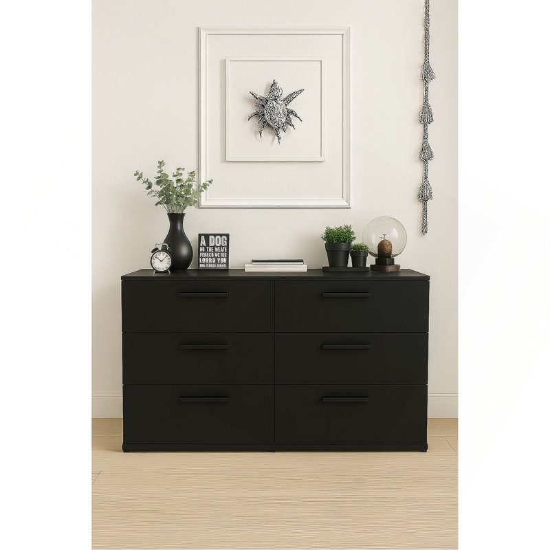 Commode à tiroirs lustrée