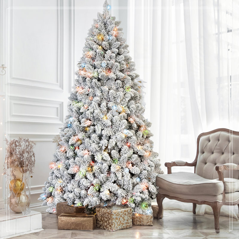 Arbre de Noël 5 pi avec 300 lumières colorées UL et 27 pommes de pin naturelles