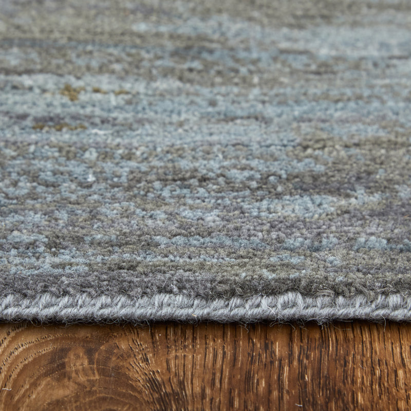 Tapis gris Tazaria, Rectangle 7 pi 9 po x 9 pi 9 po