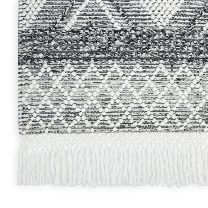Ivory and Gray Geometric Handwoven Wool Area Rug 5'3" x 7'6"