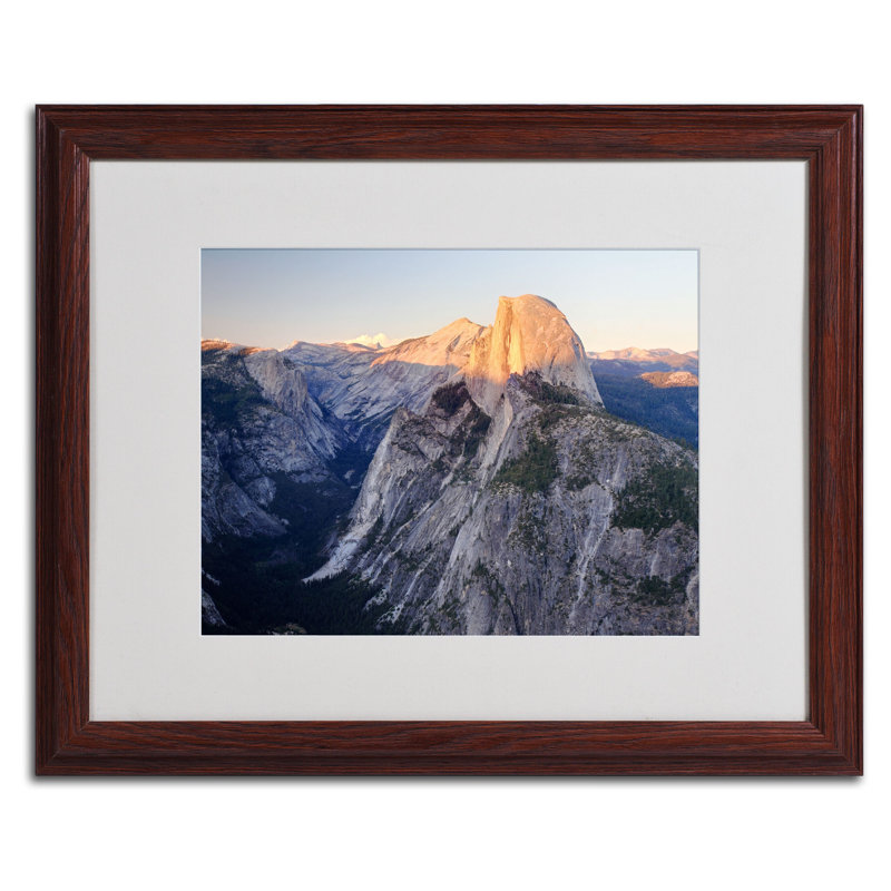 « half dome yosemite » par pierre leclerc,, reproduction de photo encadrée, H 16 po x l 20 po x P 0,5 po, Brun - Biseautée