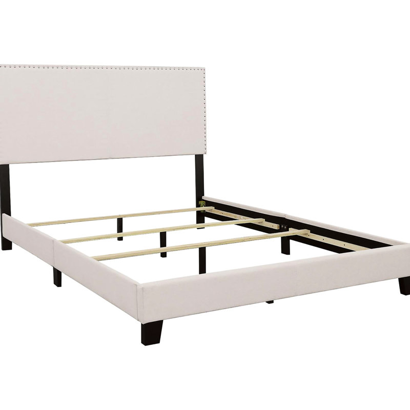Grand lit avec pieds en bois massif et garniture cloutée charmante pour chambre à coucher - Fascinant et résilient, Bois