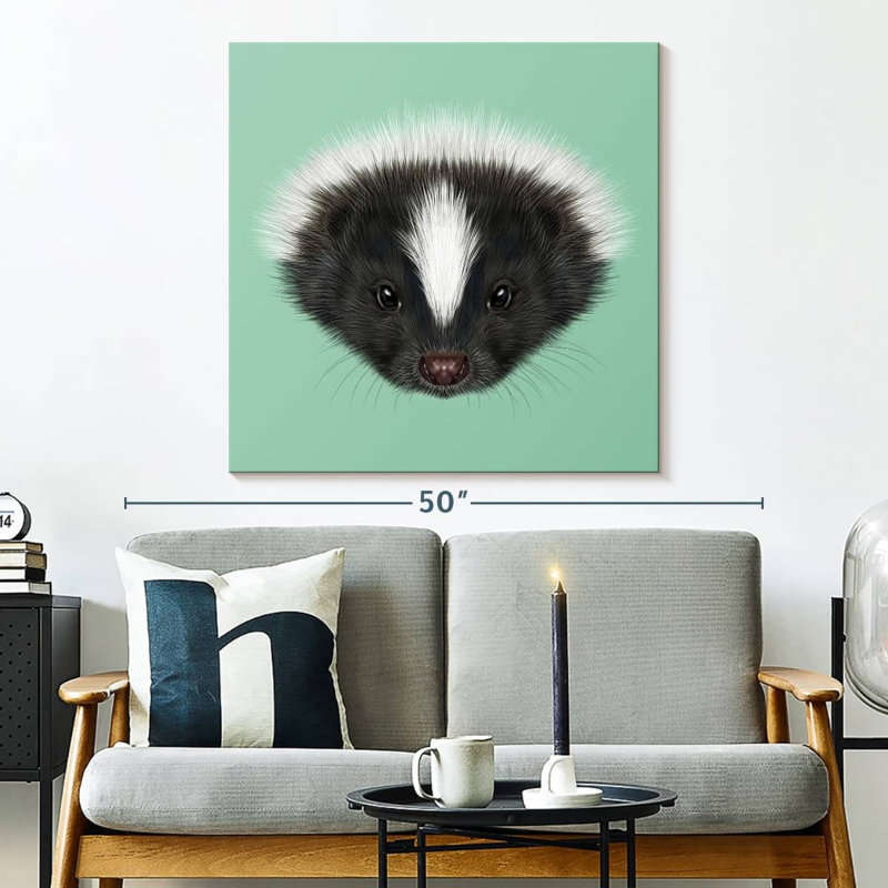 Crowle Skunk Head, 33" H x 33" W