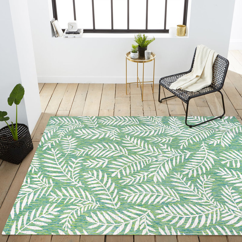 Tapis crème / vert Kelita Nevis Palm Frond, Rectangle 5 pi 3 po x 7 pi 7 po