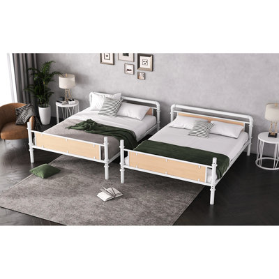 Lit simple superposé au dessus d'un lit industriel en métal blanc, détachable, avec garde-corps et rangement sous le lit de 8,1 po, idéal pour les dortoirs convertibles à usages multiples, barrières de sécurité à 3 marches de 15,9 po de hauteur, les deux lits