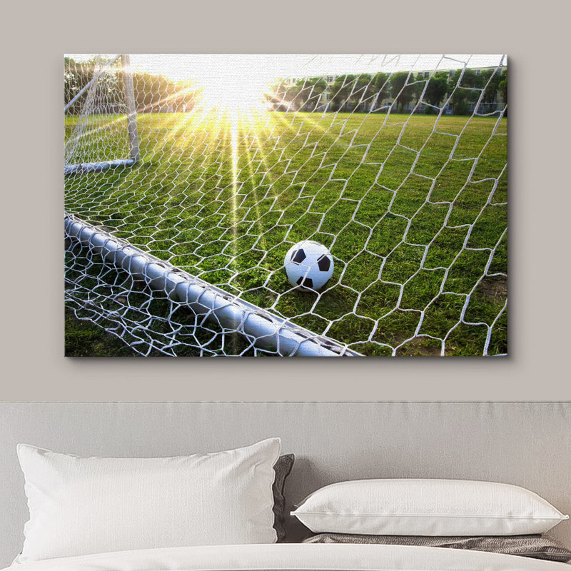 Rayons de soleil sur un terrain de soccer, sportifs, photographie, art moderne, urbain contemporain, H 16 po x l 24 po