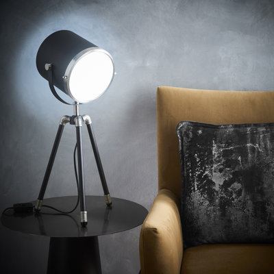 Prairieburg Metal Tripod Lamp