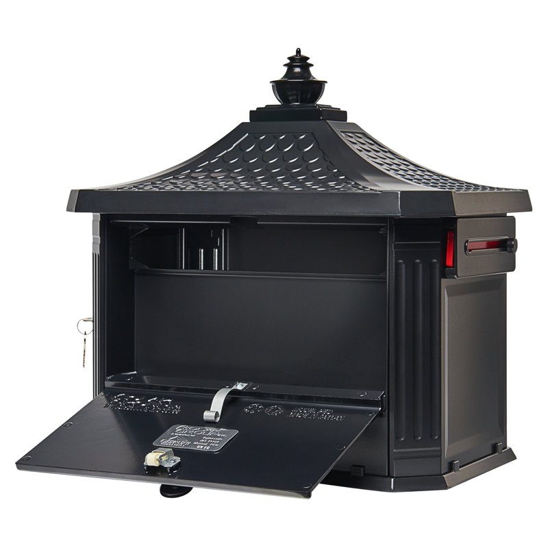 Hamilton Locking Post Mounted Mailbox, Black