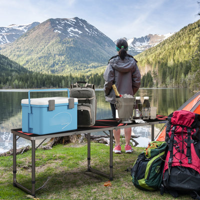 Table de pique-nique de camping de 8 pi. Table portative à bière avec pieds réglables. Aluminium noir et rouge pour les fêtes, les voyages, le barbecue et la plage. Pratique. Rangement pliable. Options de hauteur de 21,25 po à 27,5 po. 94,5 po X