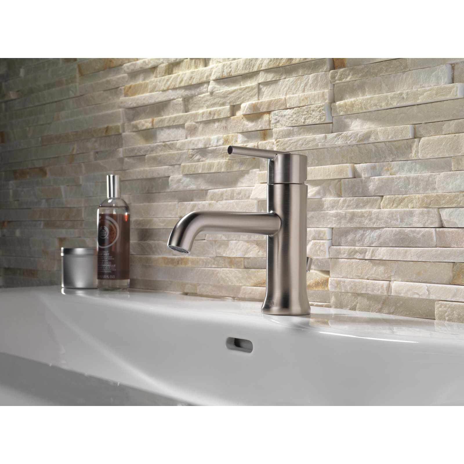Trinsic Single Hole Bathroom Faucet with Drain Assembly, Single Handle Bathroom Sink Faucet, Brilliance Stainless