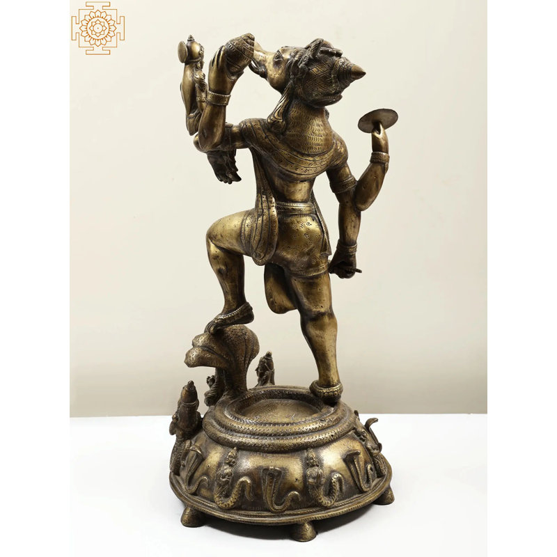 Statue de Bhaguan Varaha avec Bhudevi Madhuchista Vidhana