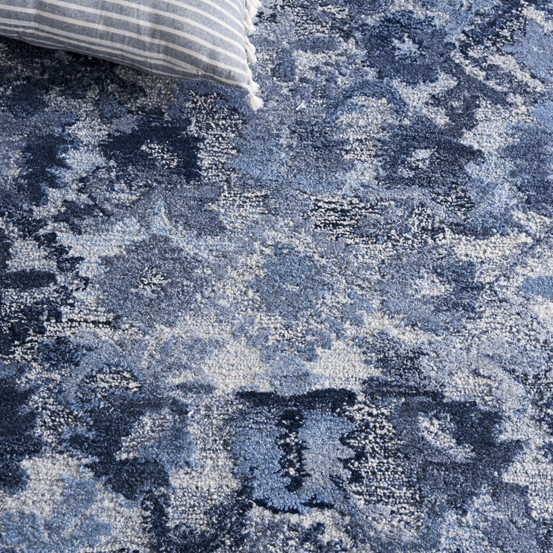 Comal 126 Area Rug In Navy, Rectangle 5' x 8'