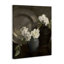 Peony Nature morte avec plaque sur toile, design par Leah Straatsma