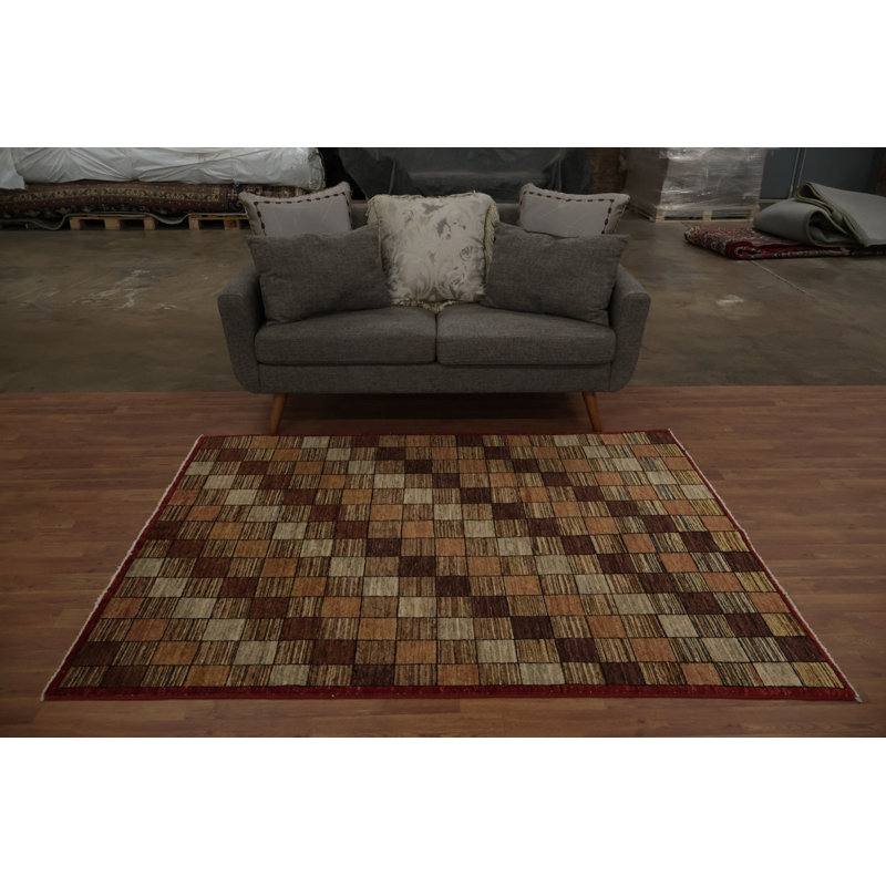Tapis à carreaux de style Gabbeh 5 x 7 ajoutant de la chaleur à n'importe quelle pièce
