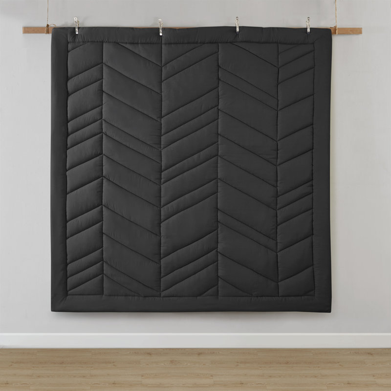 Full Black Microfiber Reversible Chevron Bedspread Set
