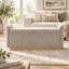 Banc coffre Canterbury avec revêtement en tissu chenille, piètement en métal doré, charnière de sécurité et structure en pin.-467224064