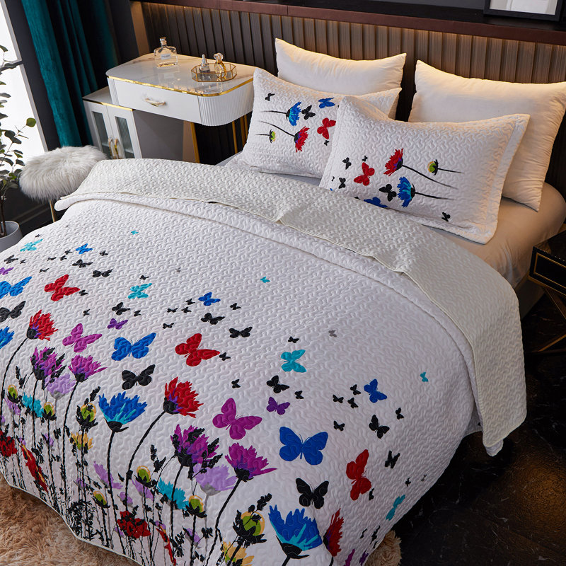 Floral Quilt Set - Lightweight Soft Floral Bedspread for Bedroom Decor - Includes Quilt & Shams, King Quilt + 2 King Shams