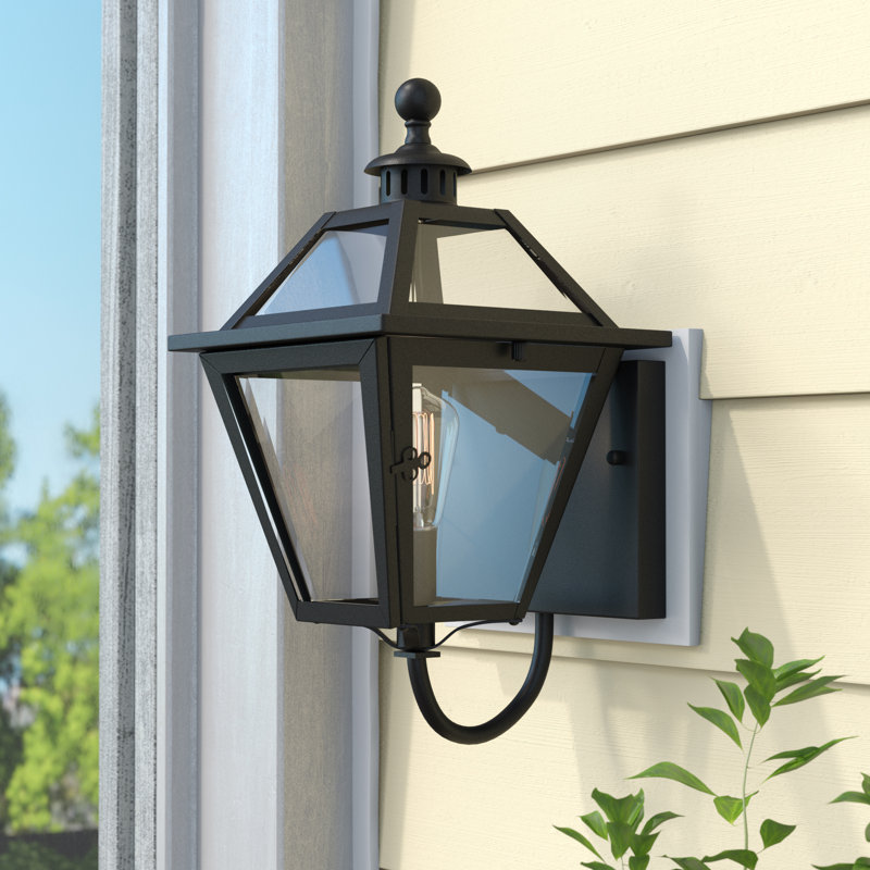 Applique murale d'extérieur à 1 lumière texturée en noir H 14,75 po Agarwal fabriquée en acier durable, abat-jour en verre transparent, compatible avec les DEL, à utiliser pour la porte d'entrée de patio ou de garage