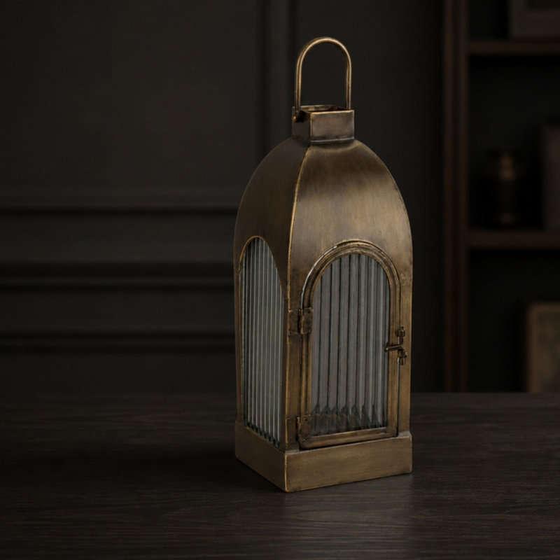 Lanterne arquée en fer et en verre nervuré, 5,5 po carré x H 17,5 po
