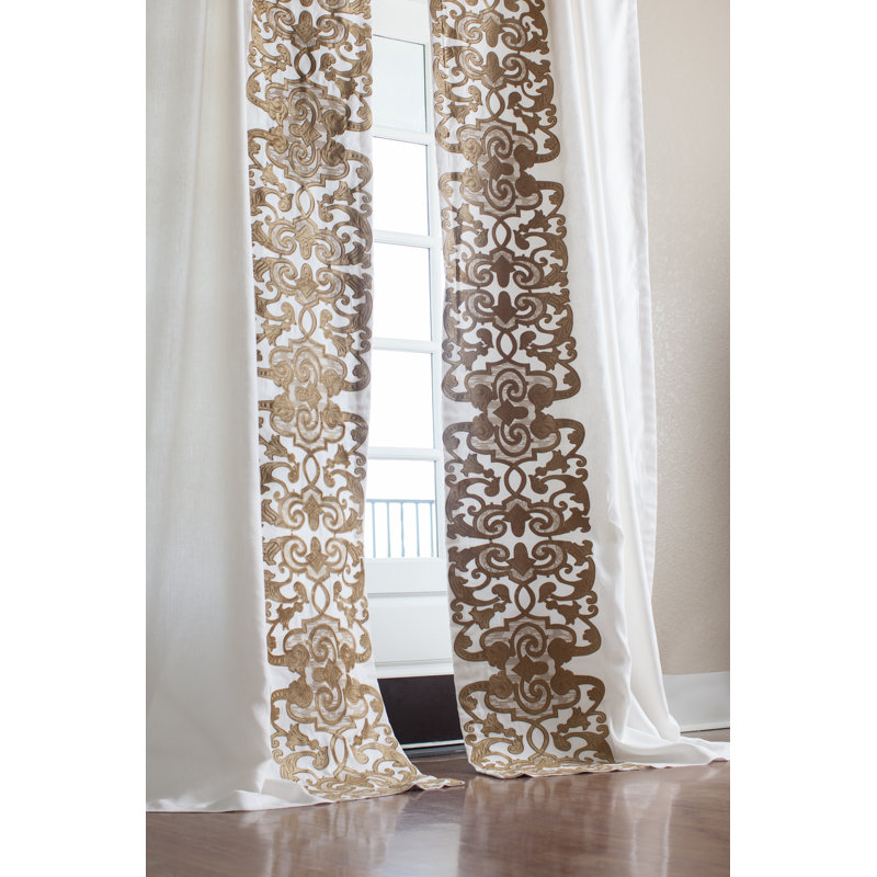 Mozart Curtain, Straw