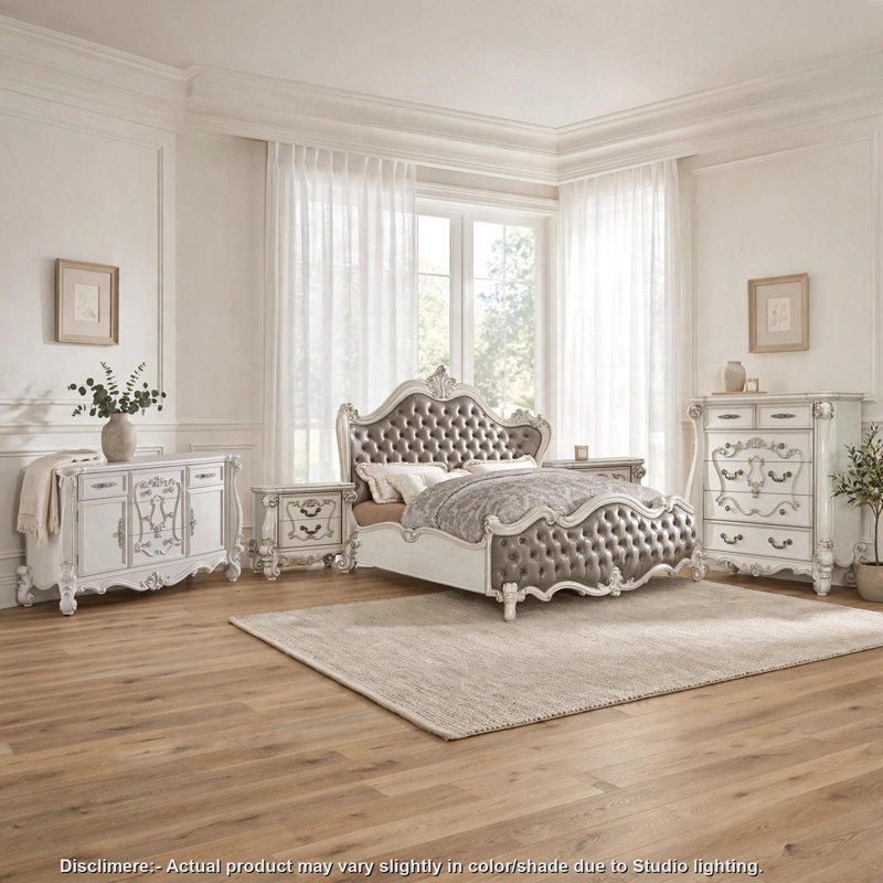 Ensemble de chambre à coucher King, gris et blanc, 5 pièces avec 2 tables de chevet, une commode et un chiffonnier.