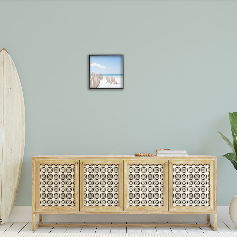 «Minimal Beach Chairs View», estampe numérique encadrée par Noah Bay, Giclée encadrée noir minuit, H 17 po x l 17 po