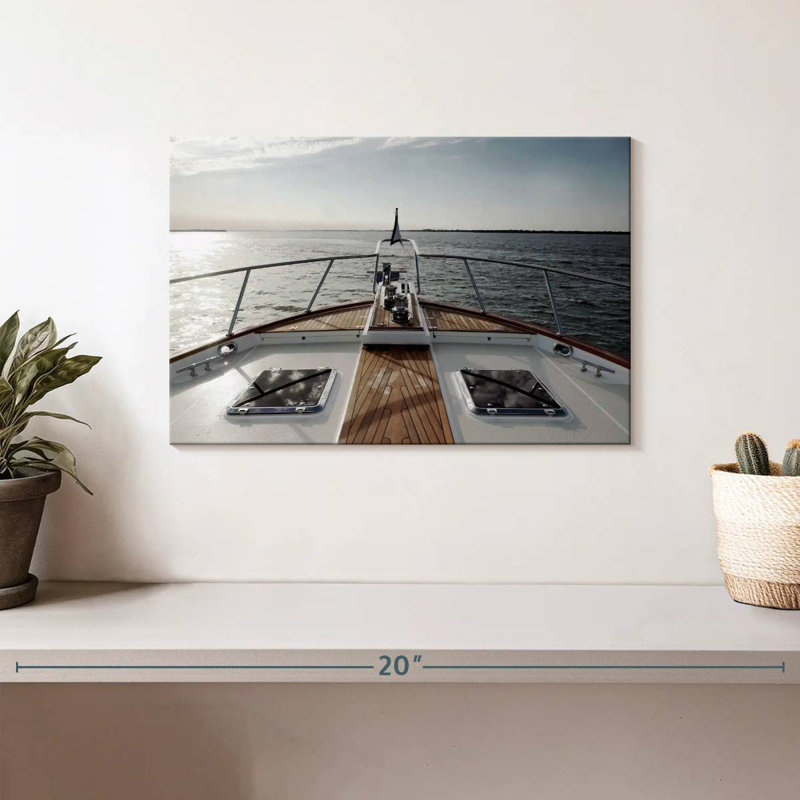 Mehar Bow of Florida Yacht, H 32 po x l 48 po