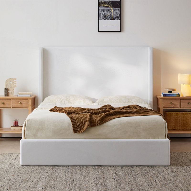 Lit plateforme tapissier avec tête de lit à oreilles Albree Hoppe, Blanc
