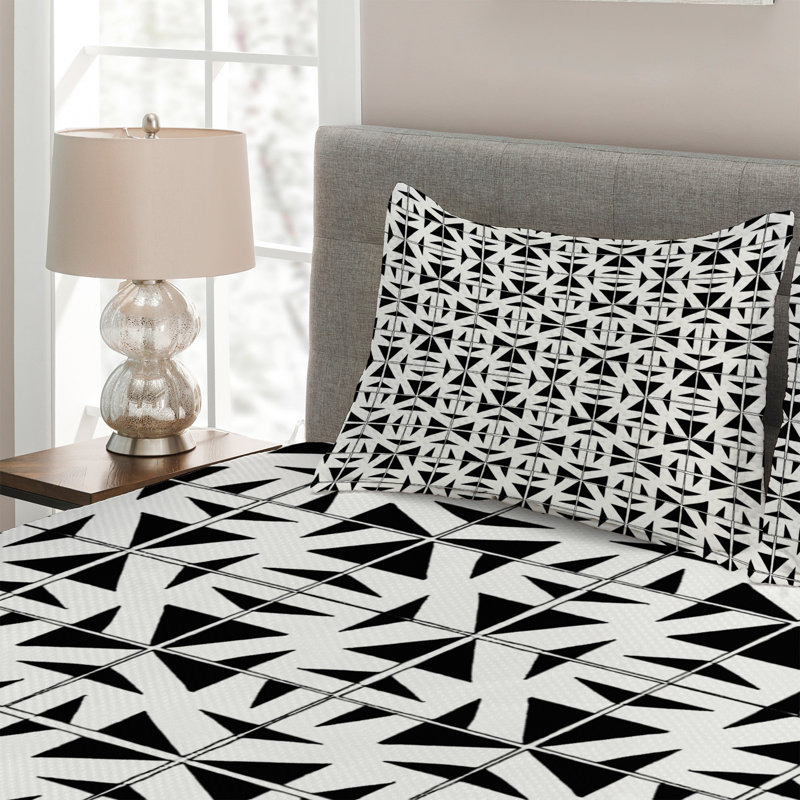 Polyester Geometric Shapes Coverlet, King Bedspread + 2 Shams