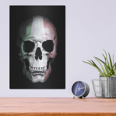 «Italian Skull» par Nicklas Gustafsson, art mural en métal, 24 po x 36 po