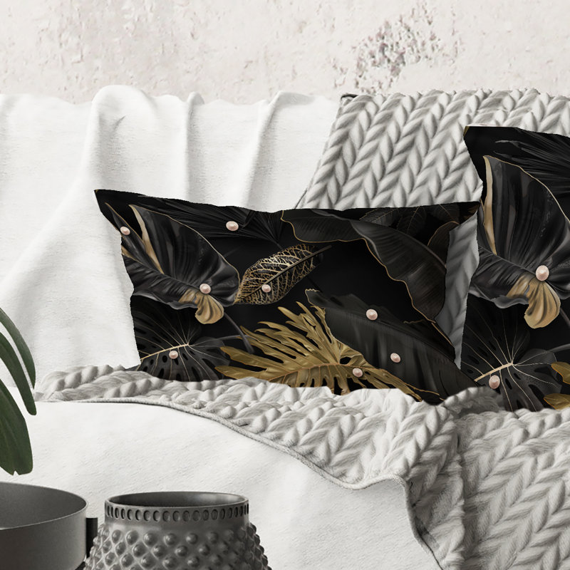 Rectangle, feuilles tropicales noires et dorées III - Coussin décoratif imprimé moderne