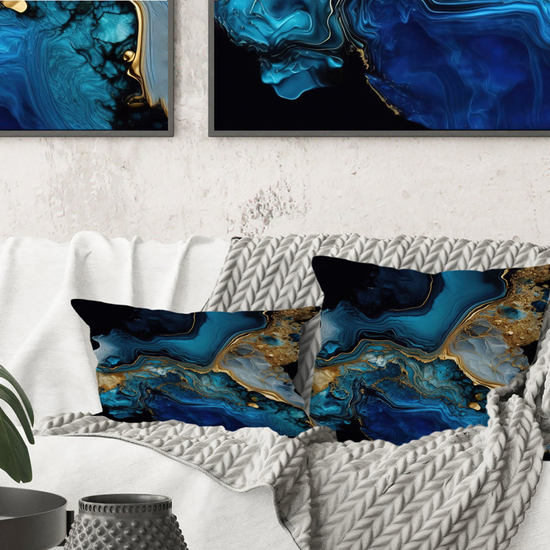 Géode abstraite or et marbre bleu IV - Coussin abstrait en marbre imprimé, H 18 po x l 18 po