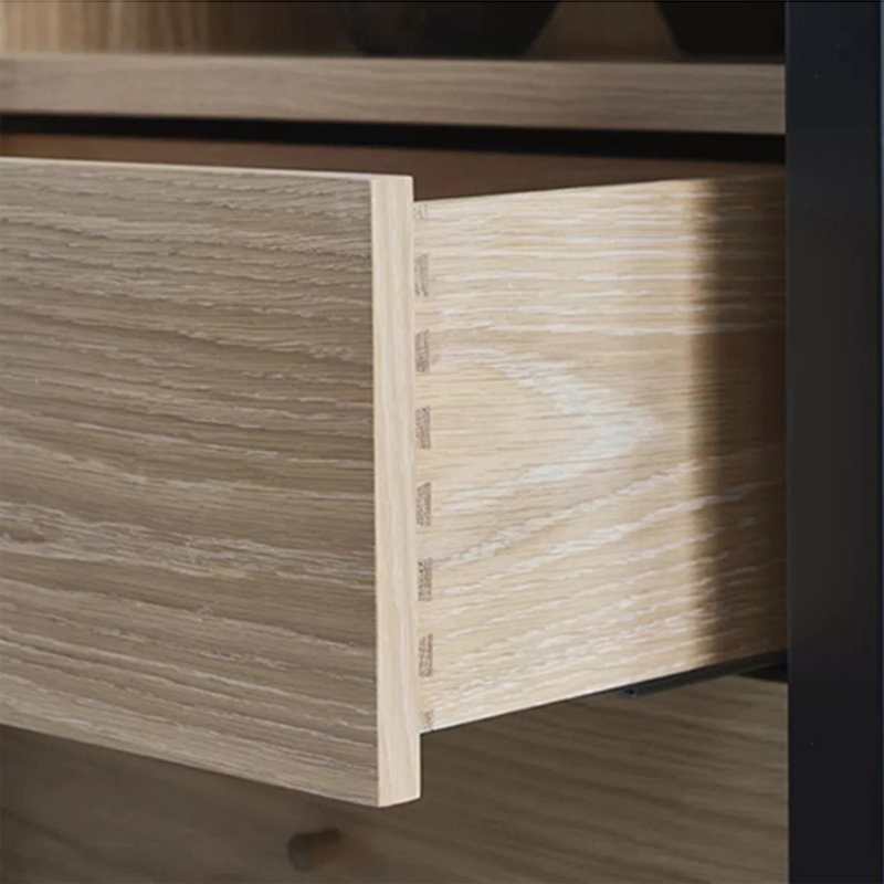 Buffet en bois massif noir
