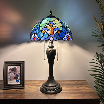 Lampe de table Thorith Tiffany avec ampoules à DEL en verre coloré vert H 22 po x l 12 po x P 12 po