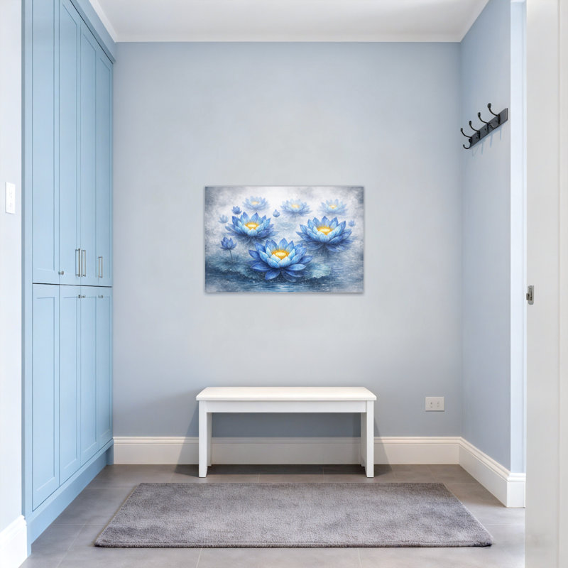 Plantes et fleurs de lotus bleu sur la surface de l'eau, H 16 po x l 24 po