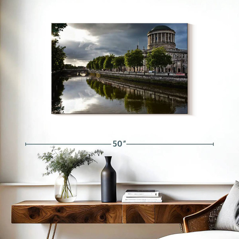 Lilie Ireland's Four Courts, H 24 po x l 36 po
