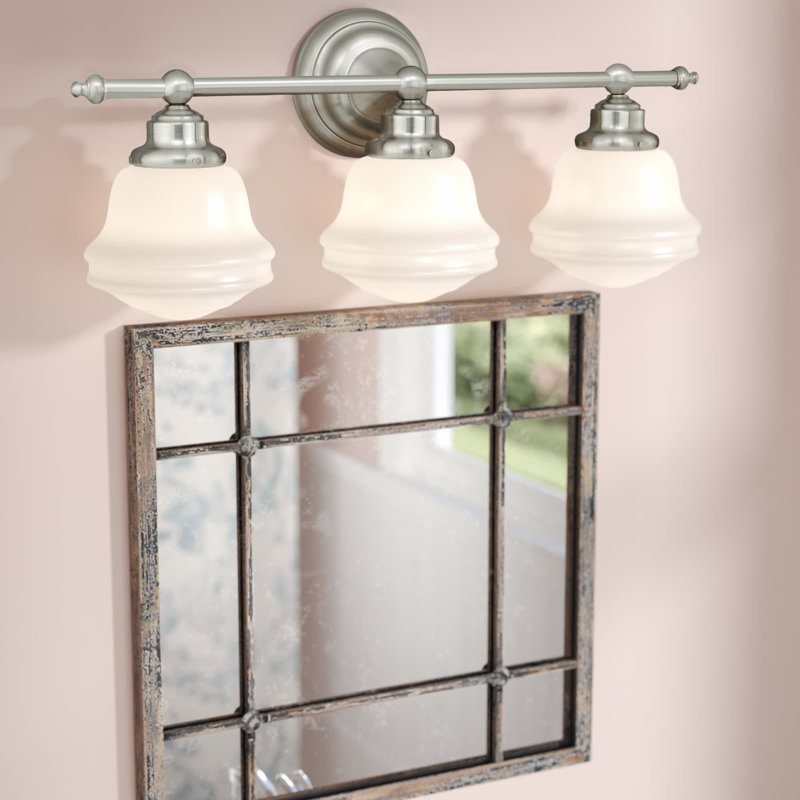 Éclairage pour meuble-lavabo à intensité variable Margaree, Nickel satiné, H 10 po x l 24 po x P 7 po, Trois lumières