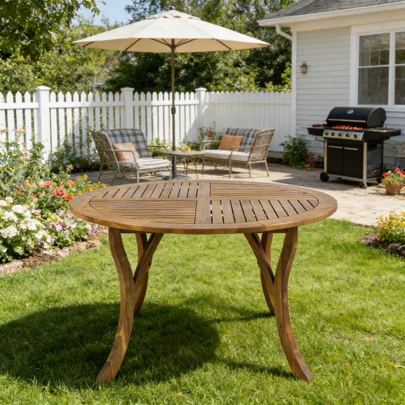 Table de salle à manger en bois