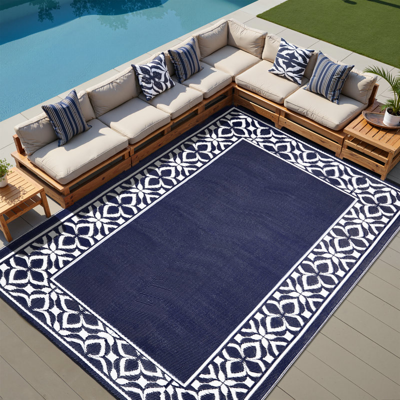 Tapis d'extérieur marocain à bordure florale bleue, Rectangle 6 pi x 9 pi