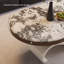 Table basse ovale en acier au carbone blanc Microlite
