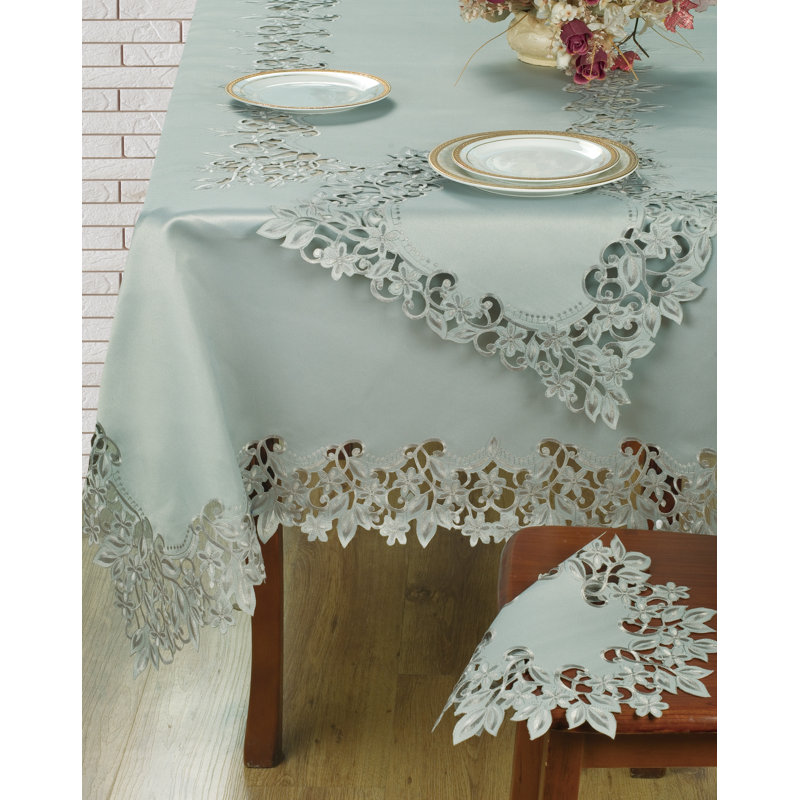 Nappe Ardelia Collection Alvina avec broderie européenne pour un élégant décor de table de Noël, Bleu