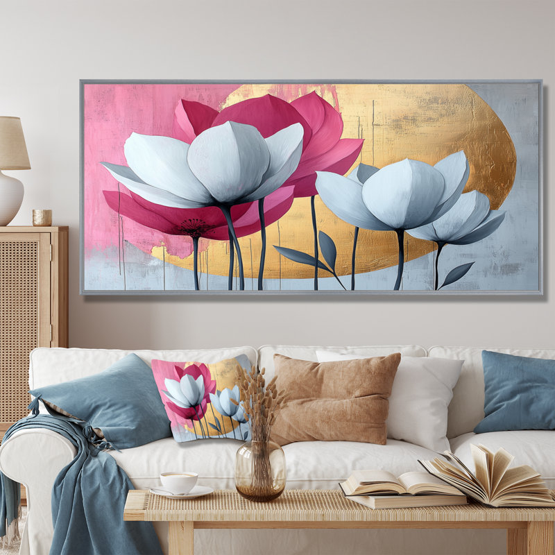 Golden Lotus Flowers Pure Form V - Lotus, art mural, H 28 po x l 60 po, Cadre flottant, Argent argent