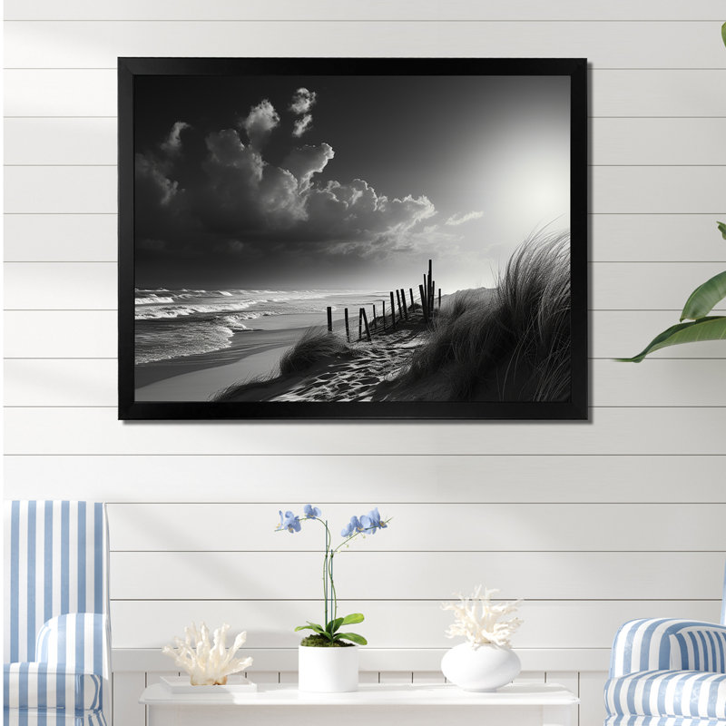«Black and White Beach Scenery II - Coastal Beach», reproductions encadrées, H 16 po x l 32 po x P 1 po, Cadre noir