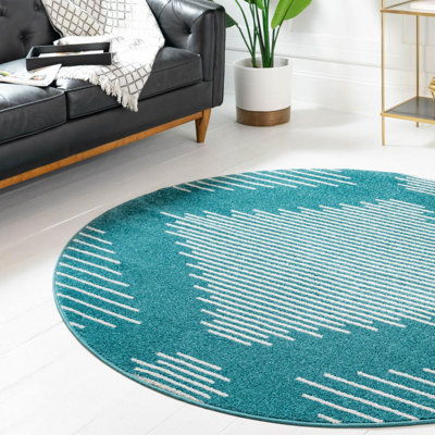 Tapis bleu à motif géométrique